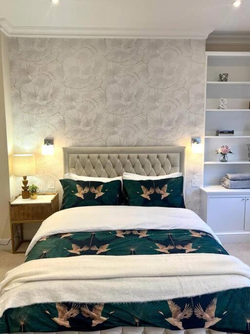 Апартаменти Flat In The Heart Of Holland Park Лондон Екстер'єр фото